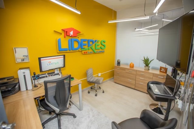 Líderes online school